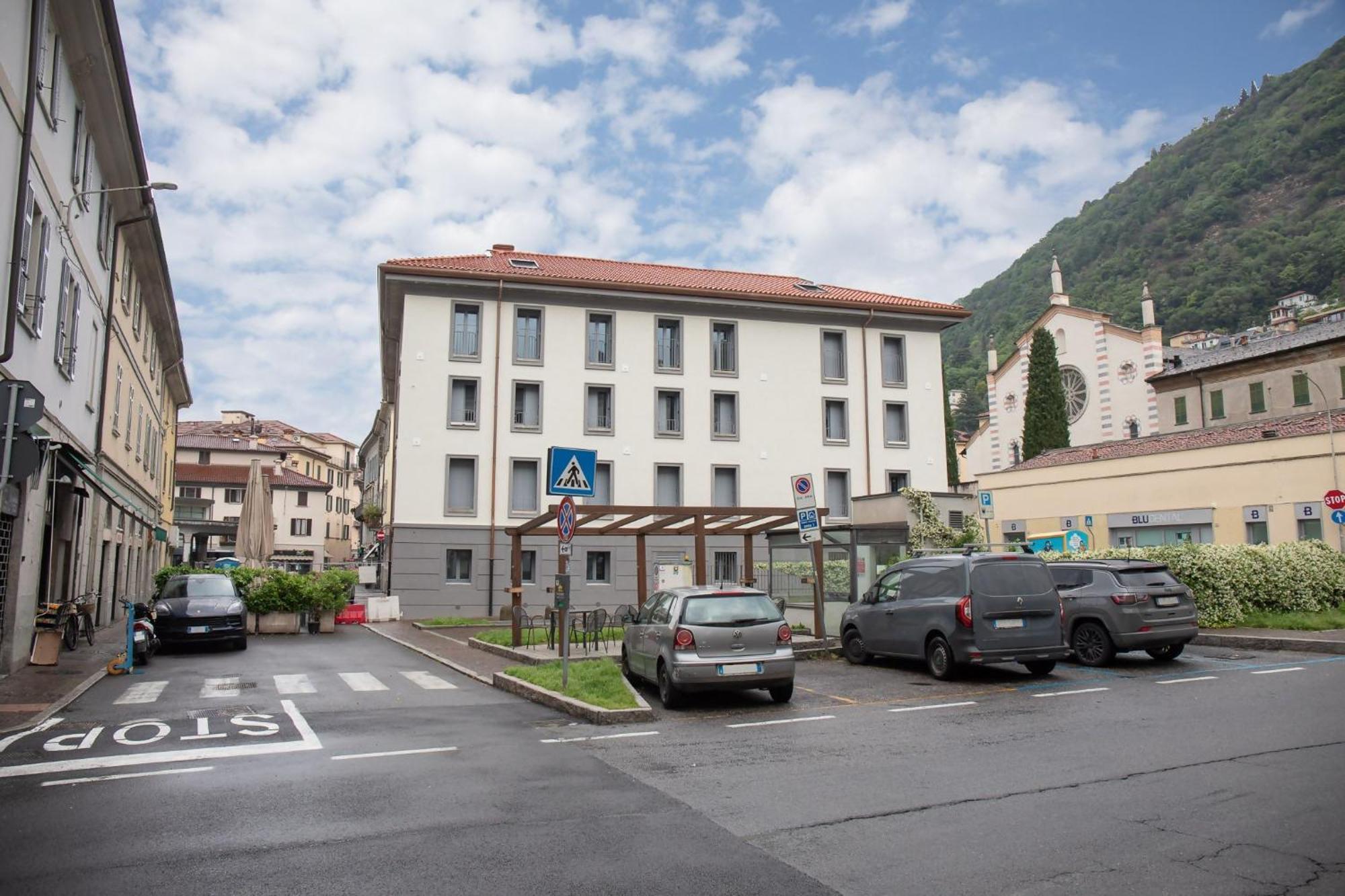 Elegant Beige Apartment - 5 Minutes From The Lake Комо Экстерьер фото