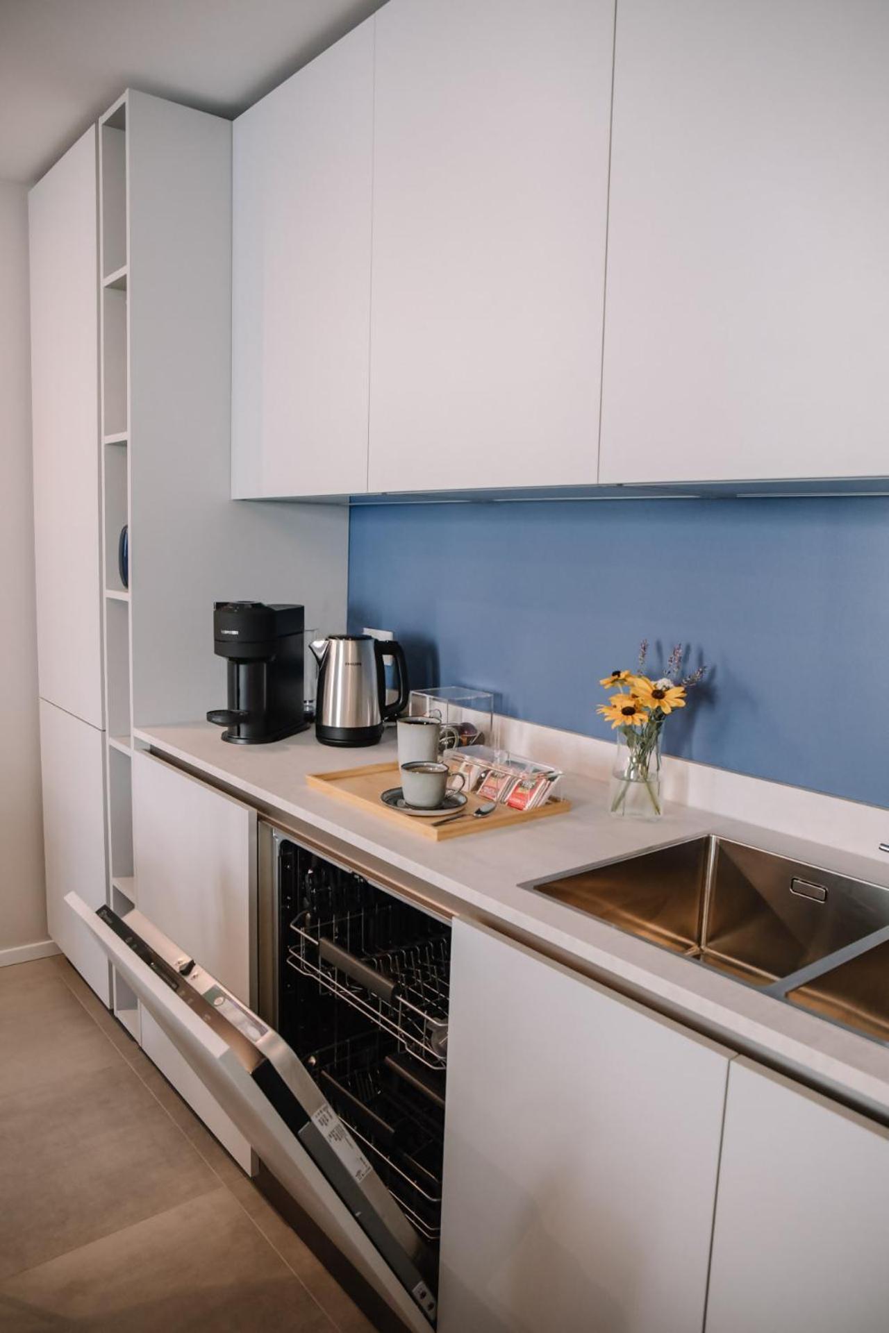 Elegant Beige Apartment - 5 Minutes From The Lake Комо Экстерьер фото