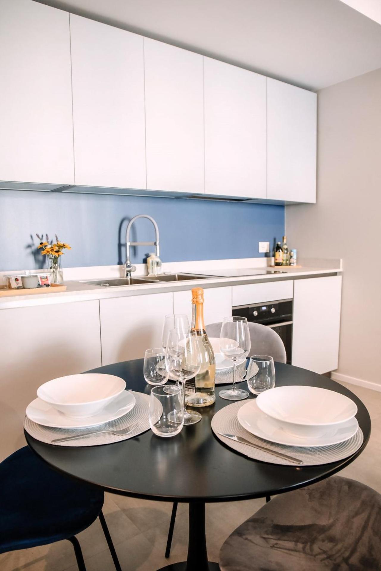Elegant Beige Apartment - 5 Minutes From The Lake Комо Экстерьер фото